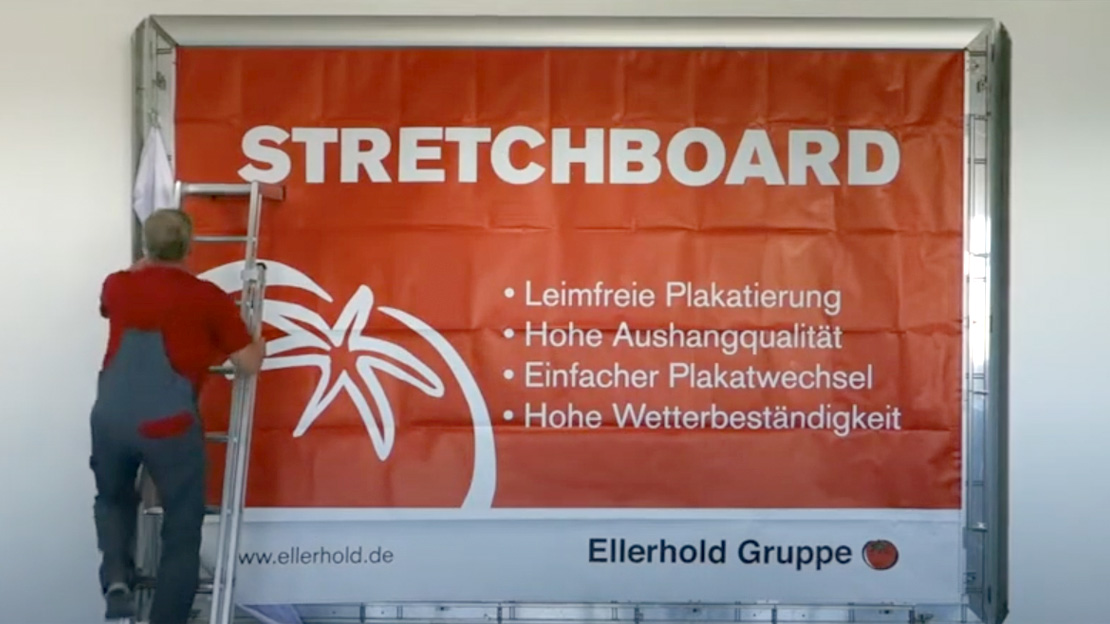 Plakatwechsel am Stretchboard Plakatwechsel am Stretchboard