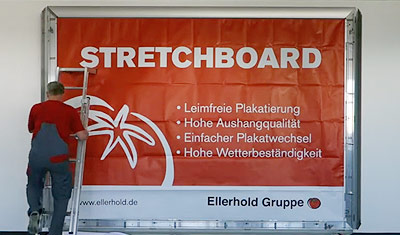 Plakatwechsel am Stretchboard